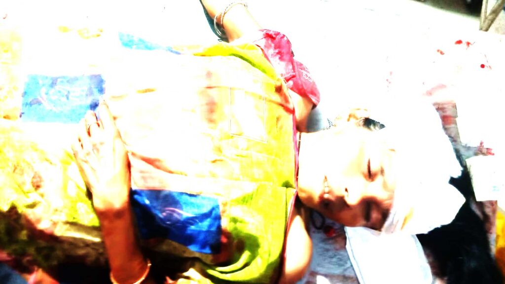 ବୃଦ୍ଧାଙ୍କୁ କୁରାଢ଼ୀ ଚୋଟ, ଜଣେ ଅଟକ