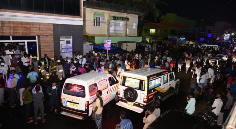 ହସ୍ପିଟାଲରେ ଅଗ୍ନିକାଣ୍ଡ: ୬ ମୃତ, ଏକାଧିକ ଆହତ, ବଢିପାରେ ମୃତ୍ୟୁ ସଂଖ୍ୟା