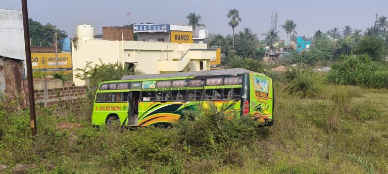 ଆସିକାରୁ ଚୋରି ହୋଇଥିବା ବସ୍ ଗଞ୍ଜାମରେ ଦୁର୍ଘଟଣାଗ୍ରସ୍ତ