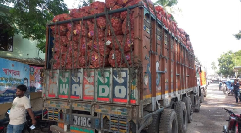 ୟୁପିରୁ ଆଜି ଆସିବ ୩୦୦ ଟ୍ରକ୍‌ ଆଳୁ