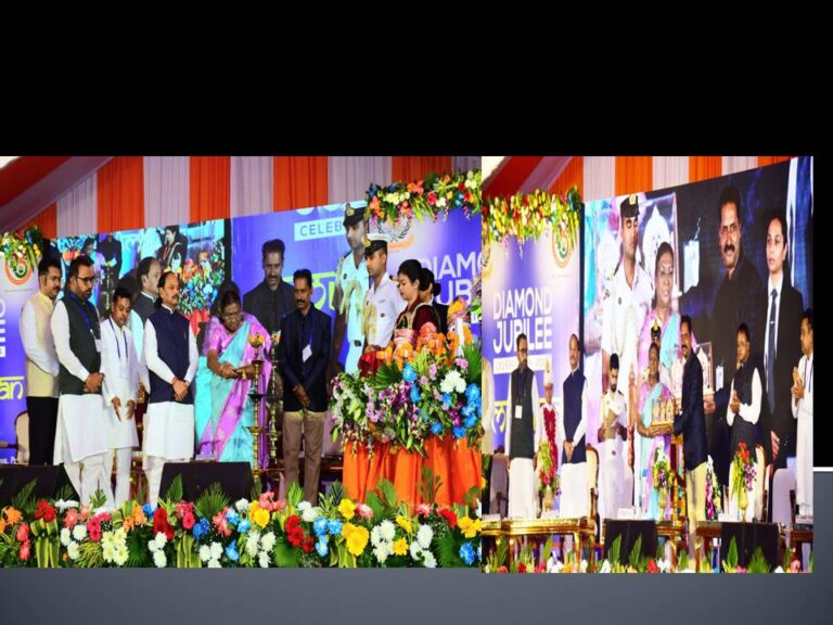 ଗୋପବନ୍ଧୁ ଆୟୁର୍ବେଦ ମହାବିଦ୍ୟାଳୟର ହୀରକ ଜୟନ୍ତୀ ଉତ୍ସବକୁ ରାଷ୍ଟ୍ରପତି ଦ୍ରୌପଦୀ ମୁର୍ମୁ ଆଜି ଉଦଘାଟନ କରି କହିଛନ୍ତି, ଆୟୁର୍ବେଦ ଏକ ପ୍ରାଚୀନ, ବିଶ୍ୱସ୍ତ ଏବଂ ପୂର୍ଣ୍ଣାଙ୍ଗ ଚିକିତ୍ସା ପାଇଁ ବିଜ୍ଞାନ..