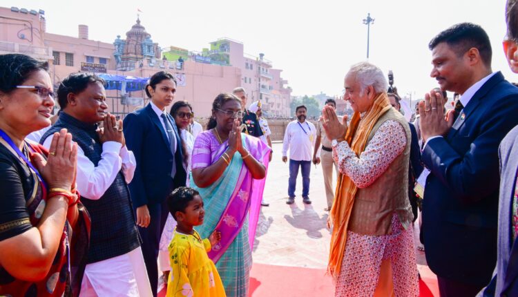 ବଡଦାଣ୍ଡରୁ ଚାଲି ଚାଲି ଯାଇ ଜଗା ଦର୍ଶନ କଲେ ମହାମହିମ ରାଷ୍ଟ୍ରପତି