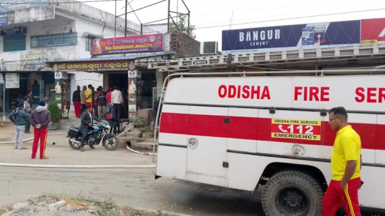 ଜଳିଗଲା ଗହଣା ଦୋକାନ, ୧୦ ଲକ୍ଷରୁ ଅଧିକ ଟଙ୍କାର କ୍ଷୟକ୍ଷତି