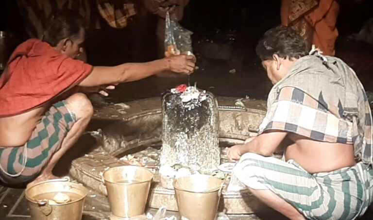 ଆଖଣ୍ଡଳମଣିଙ୍କୁ ଲାଗି ହେଲା ଧନୁମୁଆଁ ଭୋଗ: ଏକ ମାସ ପାଇଁ ପହିଲି ଅନ୍ନନୀତି ଭୋଗ ଆରମ୍ଭ