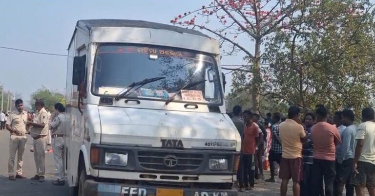 ଟ୍ରକ୍‌ ଧକ୍କାରେ ଚାଲିଗଲା ନାବାଳକର ଜୀବନ, ଘଟଣାସ୍ଥଳରେ ଉତ୍ତେଜନା