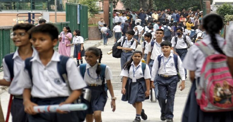 କମିବ ପିଲାଙ୍କ ବସ୍ତାନି ବୋଝ