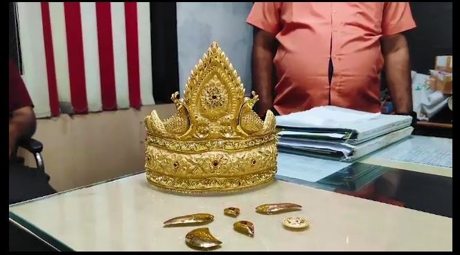 ମା ତାରିଣୀଙ୍କୁ ୫୦ଲକ୍ଷ ଟଙ୍କାର ସୁନା ମୁକୁଟ ଅର୍ପଣ କଲେ ଭକ୍ତ