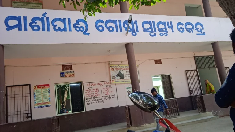 ଗୋଚର ଜମିରେ ଘର କରିବା ନେଇ ଦୁଇ ଗୋଷ୍ଠୀ ମୁହାଁମୁହିଁ, ୧୫ ଆହତ