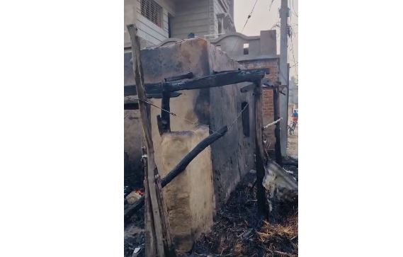 ଅଗ୍ନିକାଣ୍ଡରେ ଜଳିଗଲା ଗୋଟିଏ ପରିବାରର ୩ ବଖରା ଘର