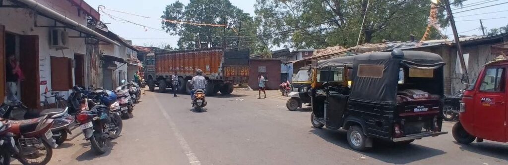 ଓଭରବ୍ରିଜ ନିର୍ମାଣ ସତ୍ୱେ କ୍ଷେତରାଜପୁର ମୁଖ୍ୟ ରାସ୍ତାରେ ଟ୍ରାଫିକ ଜାମ