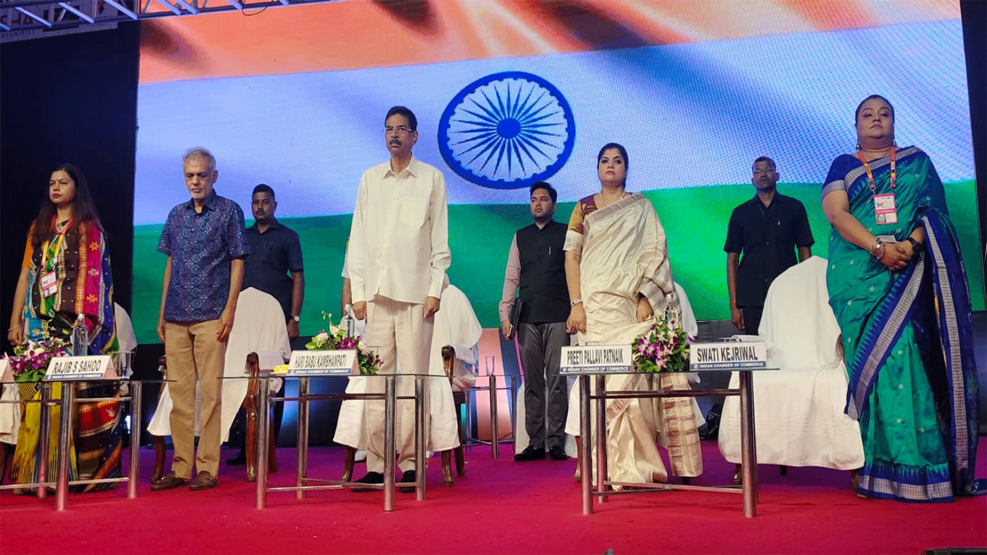 ଅର୍ଥନୈତିକ ଅଭିବୃଦ୍ଧି ଏବଂ ସାମାଜିକ ପରିବର୍ତ୍ତନ ଦିଗରେ ମହିଳାଙ୍କ ଗୁରୁତ୍ୱପୂର୍ଣ୍ଣ ଭୂମିକା