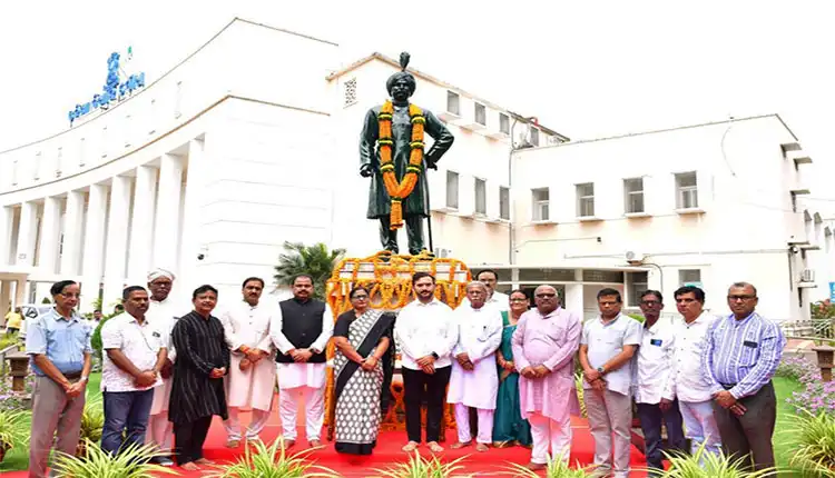 ଓଡ଼ିଆଭାଷୀ ଅଞ୍ଚଳର ଏକତ୍ରୀକରଣ ଓ ସ୍ୱତନ୍ତ୍ର ଓଡ଼ିଶା ପ୍ରଦେଶ ଗଠନରେ ପାରଳା ମହାରାଜାଙ୍କ ଭୂମିକା ଥିଲା ଅତୁଳନୀୟ