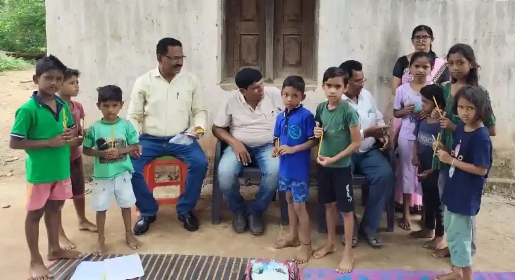 ଶିକ୍ଷା ଅଧିକାରୀଙ୍କ ଗୃହକାର୍ଯ୍ୟ ପରିଦର୍ଶନ
