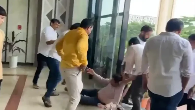 ସମୂହ ଛୁଟିରେ ଓଏଏସ୍‍ ସଂଘ: ଅଫିସରେ କାମ ଠପ୍‍