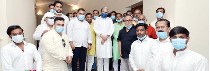 ନବୀନଙ୍କୁ ଭେଟିଲେ ପୁରୀ ଛତିଶା ନିଯୋଗ ସେବାୟତ