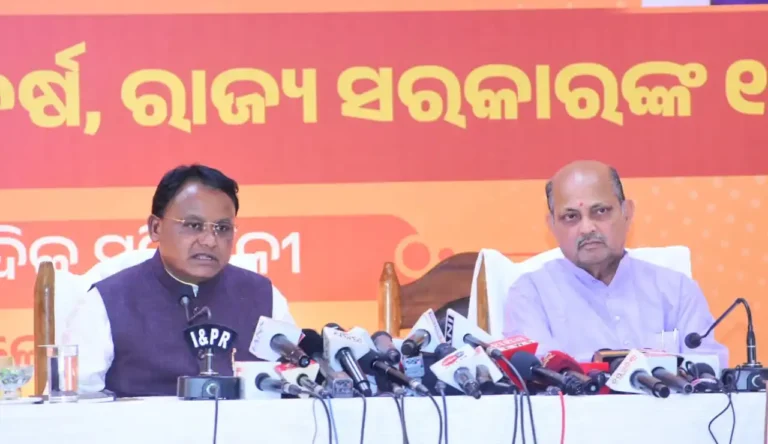 ୨୪ ବର୍ଷ ନୁହେଁ ୨୪ମିନିଟରେ ସବୁ କରିଛୁ; ବର୍ଷ ପୂର୍ତ୍ତିରେ ରିପୋର୍ଟ କାର୍ଡ ଦେଲେ ମୁଖ୍ୟମନ୍ତ୍ରୀ