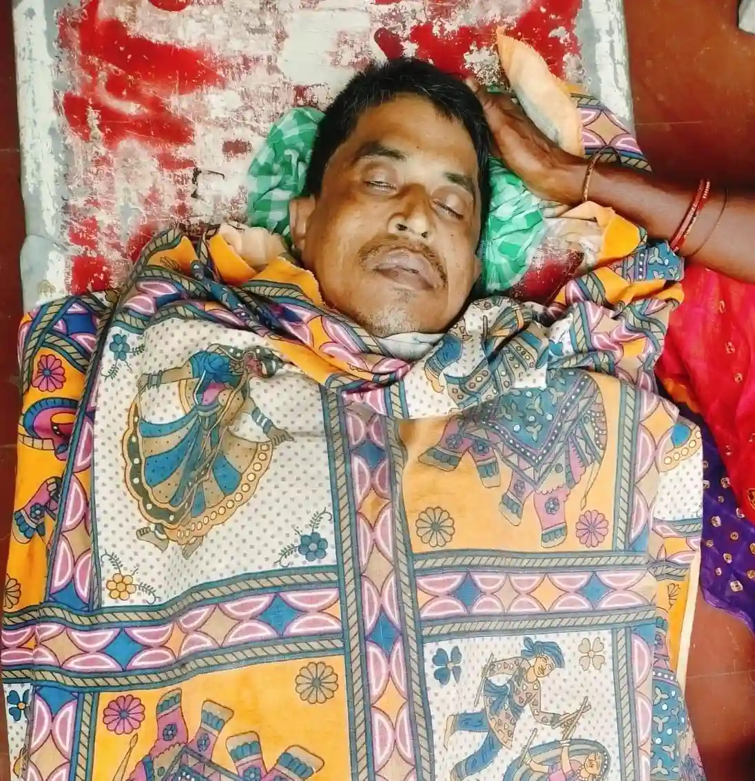 ଦାୟିତ୍ୱରୁ ମୁକ୍ତି ପାଇଁ ବିଷ ପିଇଲେ ପ୍ରଧାନ ଶିକ୍ଷକ