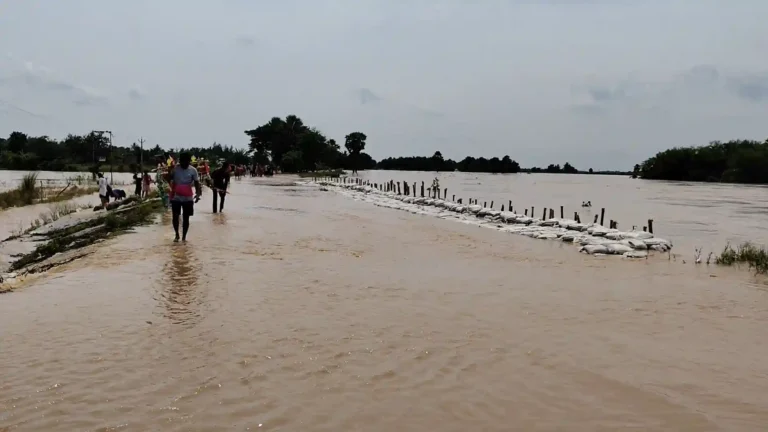କୂଳ ଲଙ୍ଘିଲା ବୈତରଣୀ ନଦୀ, ଯାଜପୁର -ଆଖଣ୍ଡଳମଣି ଯୋଗାଯୋଗ ବିଚ୍ଛିନ୍ନ