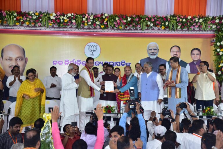 ପୁଣି ସଭାପତି ହେବାପରେ ମନମୋହନଙ୍କ ସମ୍ବୋଧନ: କାର୍ଯ୍ୟକର୍ତ୍ତାଙ୍କ ପାଇଁ ସରକାର