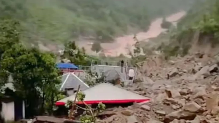 ହିମାଚଳରେ ପ୍ରକୃତିର ତାଣ୍ଡବ: ଗଲାଣି ୧୦ରୁ ଅଧିକ ଜୀବନ, ଏବେବି ଅନେକ ନିଖୋଜ