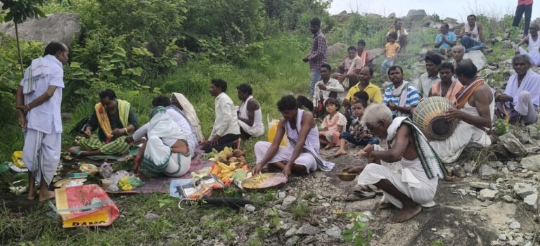 ନିଦା ବିଷ୍ଣୁ ପାଲଟିଲେ ସରକାର, ଇନ୍ଦ୍ର ଦେବତାଙ୍କୁ ପୂଜାର୍ଚ୍ଚନା କଲେ ଚାଷୀ