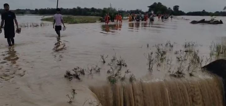 କୂଳ ଲଙ୍ଘିଲା ବୈତରଣୀ ନଦୀ: ଯାଜପୁର -ଆଖଣ୍ଡଳମଣି ମଧ୍ୟରେ ଯୋଗାଯୋଗ ବିଚ୍ଛିନ୍ନ