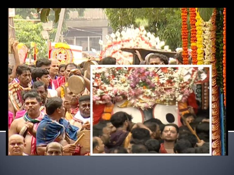 ଝୁଲି ଝୁଲି ଆସିଲେ କାଳିଆ ସାଆନ୍ତେ