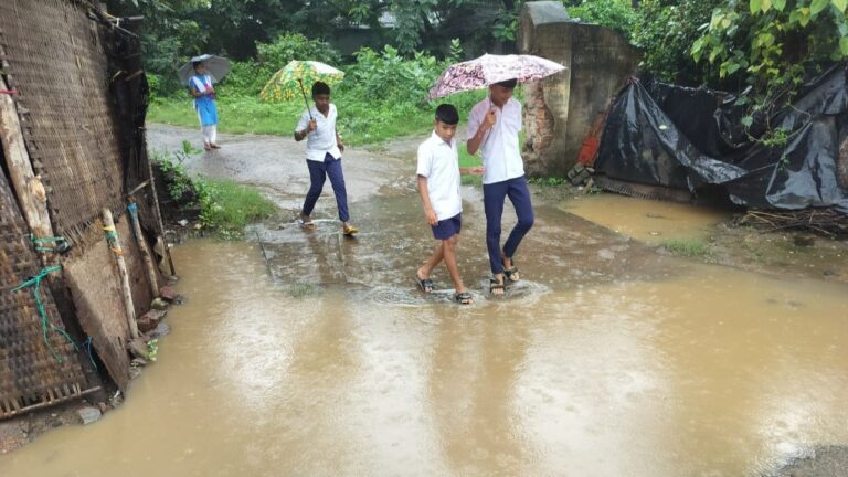 ଗୋଷ୍ଠୀ ଶିକ୍ଷା ବିଭାଗ କାର୍ଯ୍ୟାଳୟରେ ସମସ୍ୟା, ଅଭିଯୋଗ କଲେ କୁନି ଛାତ୍ରୀ