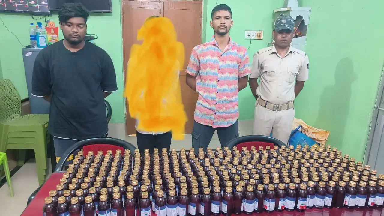 ୩୨୦ ବୋତଲ ନକଲି କଫସିରପ ଜବତ, ୩ ଗିରଫ