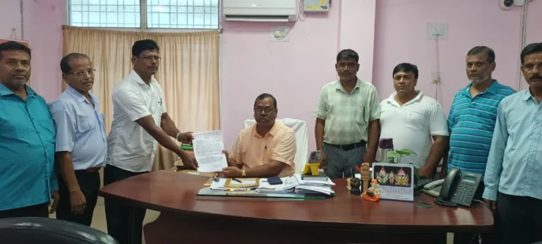 ଓଡ଼ିଶା ସ୍କୁଲ କଲେଜ ଶିକ୍ଷକ ସମନ୍ୱୟ ସମିତି ତରଫରୁ ମୁଖ୍ୟମନ୍ତ୍ରୀଙ୍କ ଉଦ୍ଦେଶ୍ୟରେ ସ୍ମାରକପତ୍ର