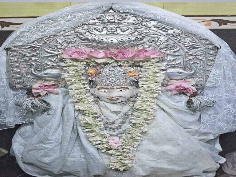 ମାଁ ବାଟ ମଙ୍ଗଳାଙ୍କ ଧବଳମୁଖୀ ବେଶ 