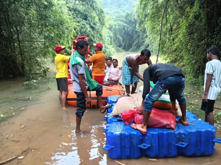 ପାଣି ଘେରରେ ମାରଡା ଗାଁ: ପହଞ୍ଚିଲା ପ୍ରଶାସନ