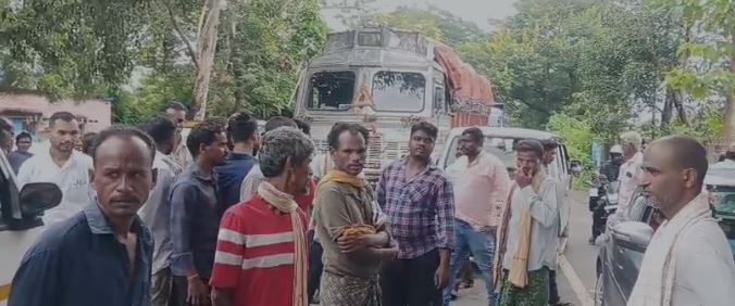 ସାର ବଣ୍ଟନରେ ଅନିୟମିତତା: ବୁଝାସୁଝା ପରେ ହଟିଲା ରାସ୍ତାରୋକ