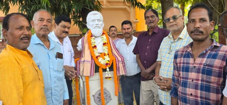 “ସମାଜ ପାଠକ ମଞ୍ଚ ” ପକ୍ଷରୁ ଗୋପବନ୍ଧୁ ଦାସଙ୍କ ୧୪୮ତମ ଜୟନ୍ତୀ ପାଳିତ