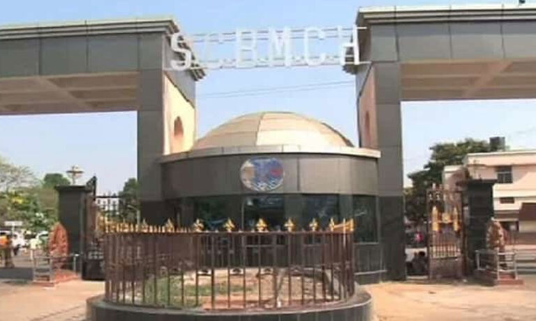 ଅଳିଆ ଗଦାରେ ବାଣ ଫୁଟି ଶିଶୁ ଗୁରୁତର, କଟକ ସ୍ଥାନାନ୍ତର