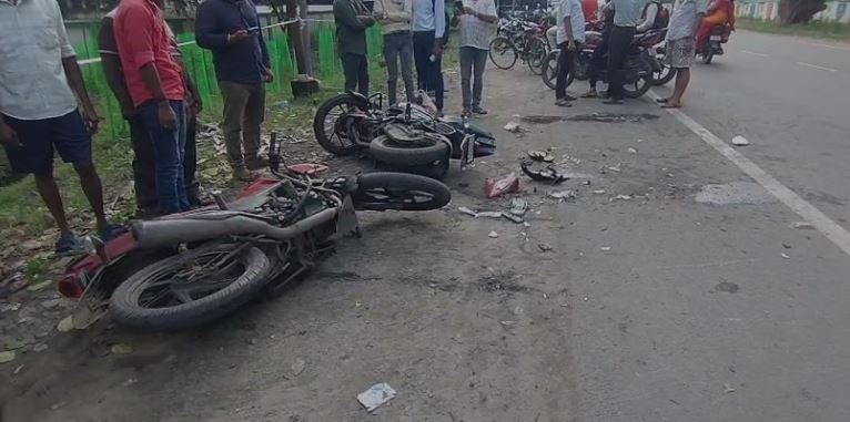 ଦୁଇ ବାଇକ୍ ମୁହାଁମୁହିଁ ଧକ୍କା: ଜଣେ ମୃତ, ଦୁଇ ଗୁରୁତର