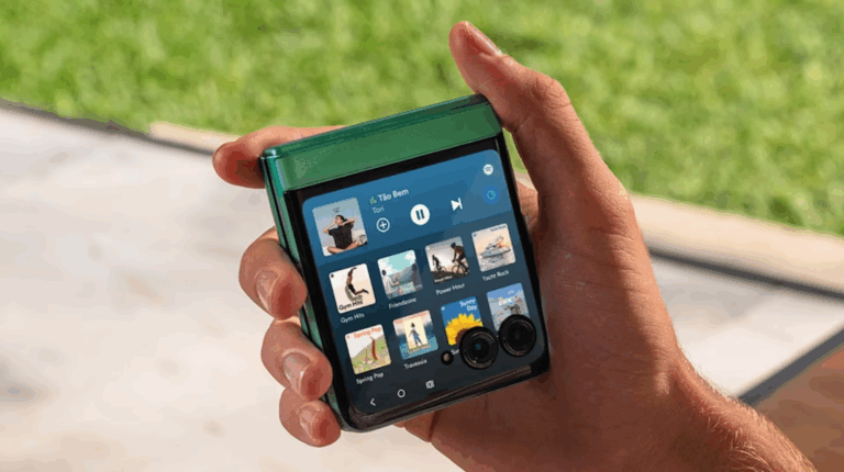 ସବୁଠାରୁ ଶସ୍ତା ଫ୍ଲିପଫୋନ୍ ! ମୋଟୋରୋଲାର ଏହି ଫୋନରେ ମିଳୁଛି ୧୫ ହଜାର ଟଙ୍କାର ରିହାତି