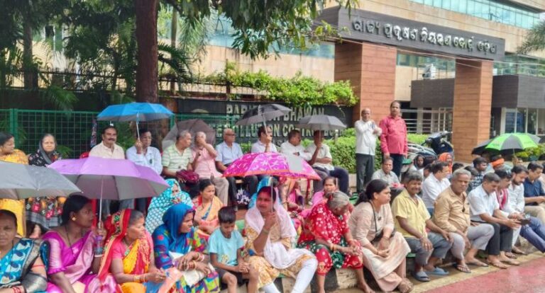 ସୈନିକ ସ୍କୁଲ ବଞ୍ଚାଅ ଅଳିଆ ଗଦା ହଟାଅ ଅଭିଯାନ; ପ୍ରଦୂଷଣ ବୋର୍ଡ ଆଗରେ ଆମରଣ ଅନଶନ ପ୍ରତ୍ୟାହୃତ