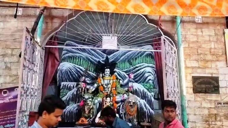 ବଡ ଖବର: କଟକରେ ଭାଙ୍ଗିଲା ପୂଜା ମଣ୍ଡପ ତାଜା, ୩ ଆହତ