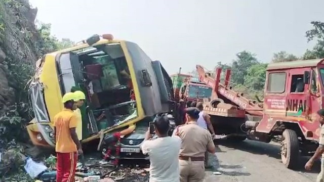 ଓଭର୍‌ଟେକ୍‌ ପାଇଁ ଦ୍ଵାରଶୁଣି ଘାଟି ଦୁର୍ଘଟଣା