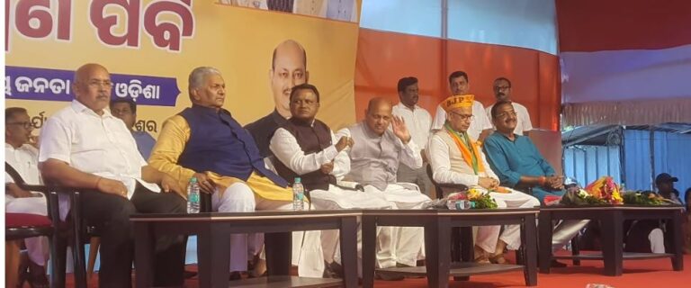 ପଦ୍ମ ଧରିଲେ ଅମର ପଟ୍ଟନାୟକ