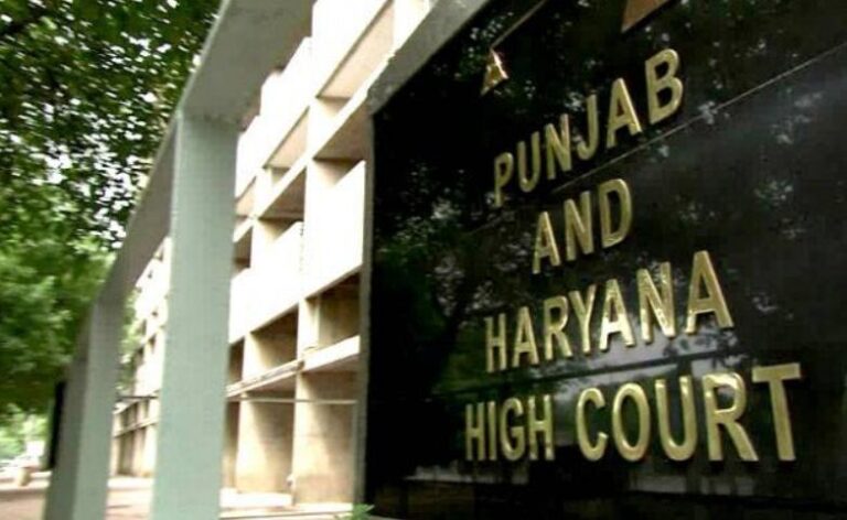 ବିଧାୟକଙ୍କ ସମ୍ମାନ ପାଇଁ ଠିଆ ନ ହେବାରୁ ଡାକ୍ତରଙ୍କୁ କାରଣ ଦର୍ଶାଅ ନୋଟିସ୍, ହାଇକୋର୍ଟଙ୍କ ତାଗିଦ୍