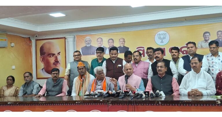 ପଦ୍ମ ଧରିଲେ ତାଳଚେର ପୌରାଧ୍ୟକ୍ଷଙ୍କ ସମେତ ୧୩ କାଉନସିଲର