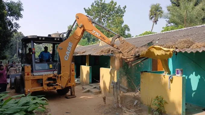 ସନ୍ଦିଗ୍ଧ ବାଂଲାଦେଶୀଙ୍କ ଘର ଭାଙ୍ଗିଲା ପ୍ରଶାସନ