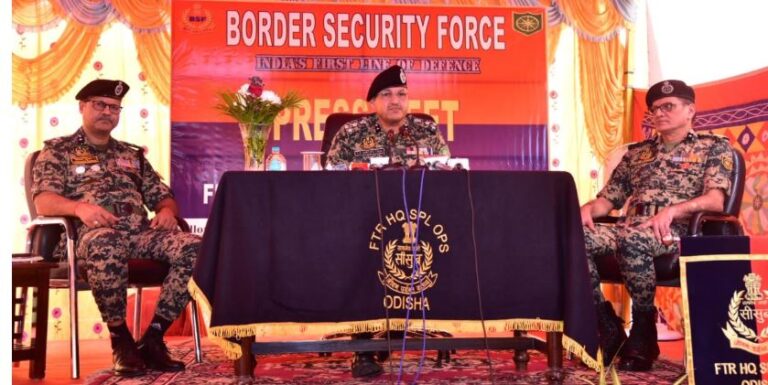 ଆତ୍ମସମର୍ପଣ କର ନଚେତ୍‌ ଏନ୍‌କାଉଣ୍ଟର ହେବ