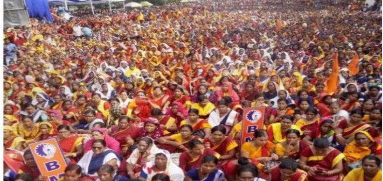 ରାଜରାସ୍ତାରେ ଗର୍ଜିଲେ ଅଙ୍ଗନବାଡ଼ି ଦିଦି