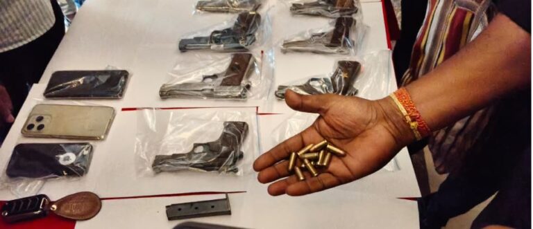 ଦୁଇ କୁଖ୍ୟାତ ଅପରାଧି କାବୁ, କାର୍ବାଇନ୍ ଜବତ