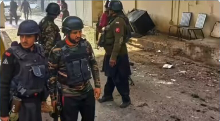 ପାକିସ୍ତାନ ଏଫସି ମୁଖ୍ୟାଳୟରେ ଆତ୍ମଘାତୀ ବିସ୍ଫୋରଣ, ୬ ସୈନିକ ନିହତ