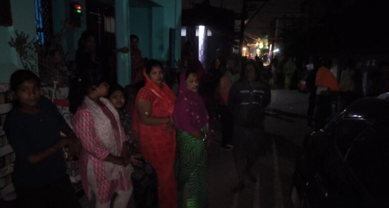 ସମ୍ପତ୍ତି ଆଗରେ ସମ୍ପର୍କ ତୁଛ  , ମା ର ମୃତ ଦେହ ସତ୍କାର ନହୋଇ ପଡ଼ିରହିଛି